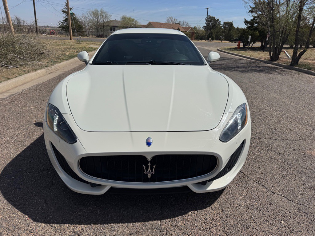 2016 Maserati GranTurismo Image 3