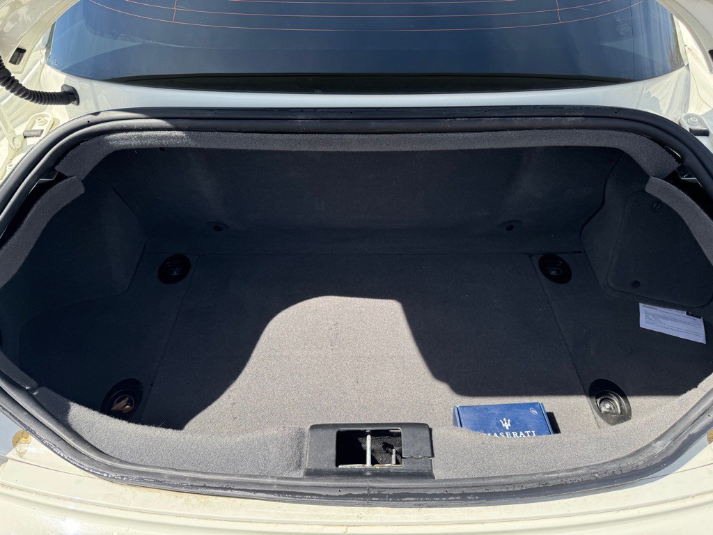 2016 Maserati GranTurismo Image 9