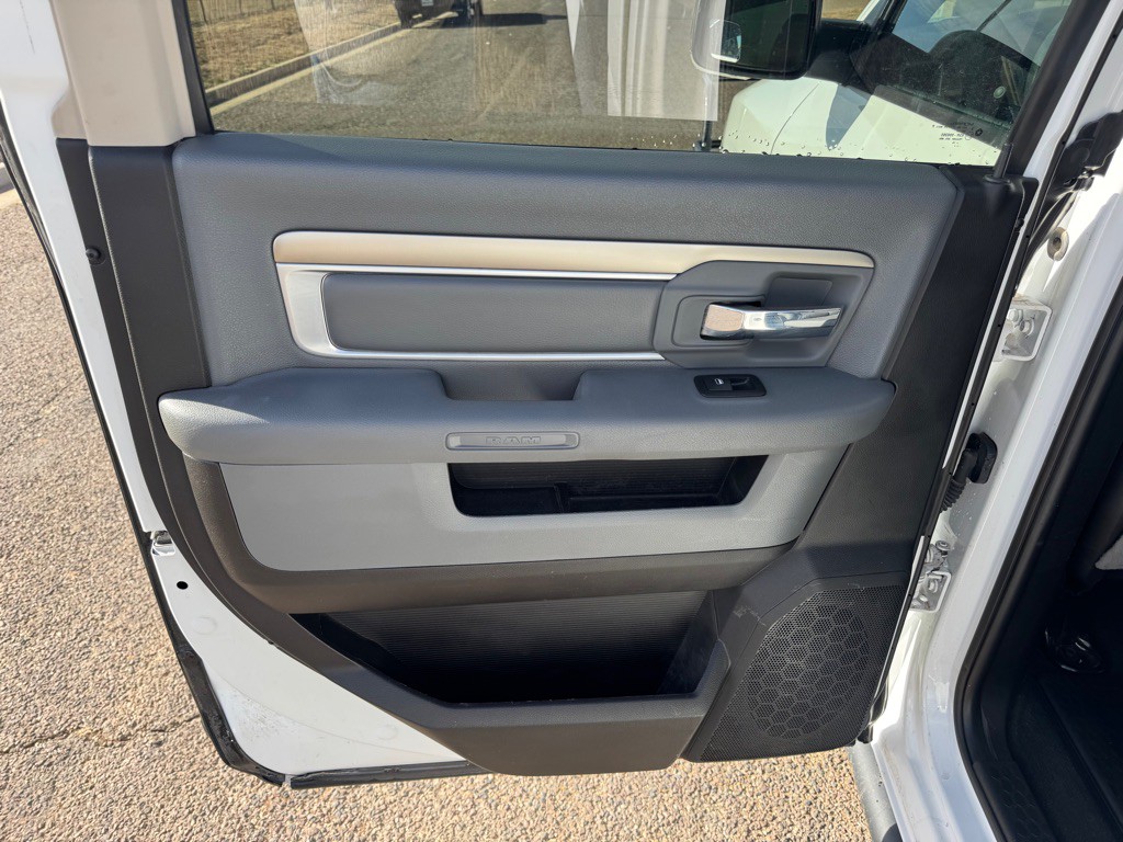 2018 RAM 3500 Image 14