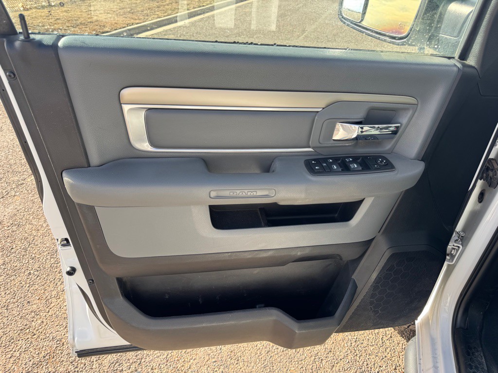 2018 RAM 3500 Image 16