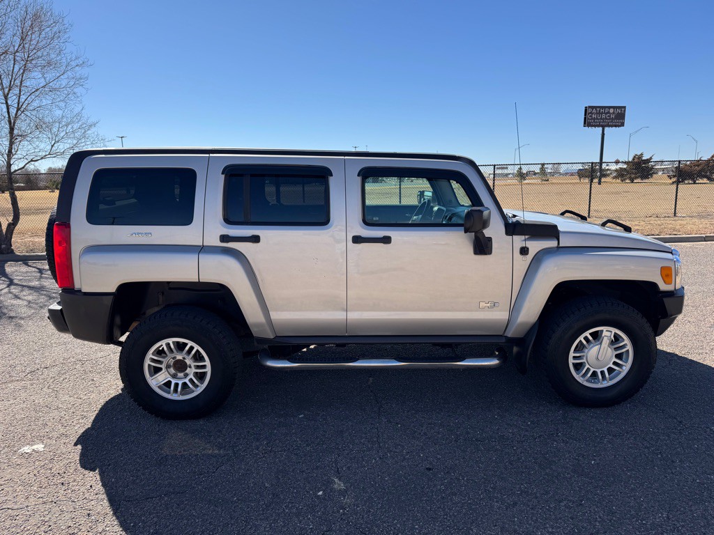 2008 HUMMER H3 Image 5
