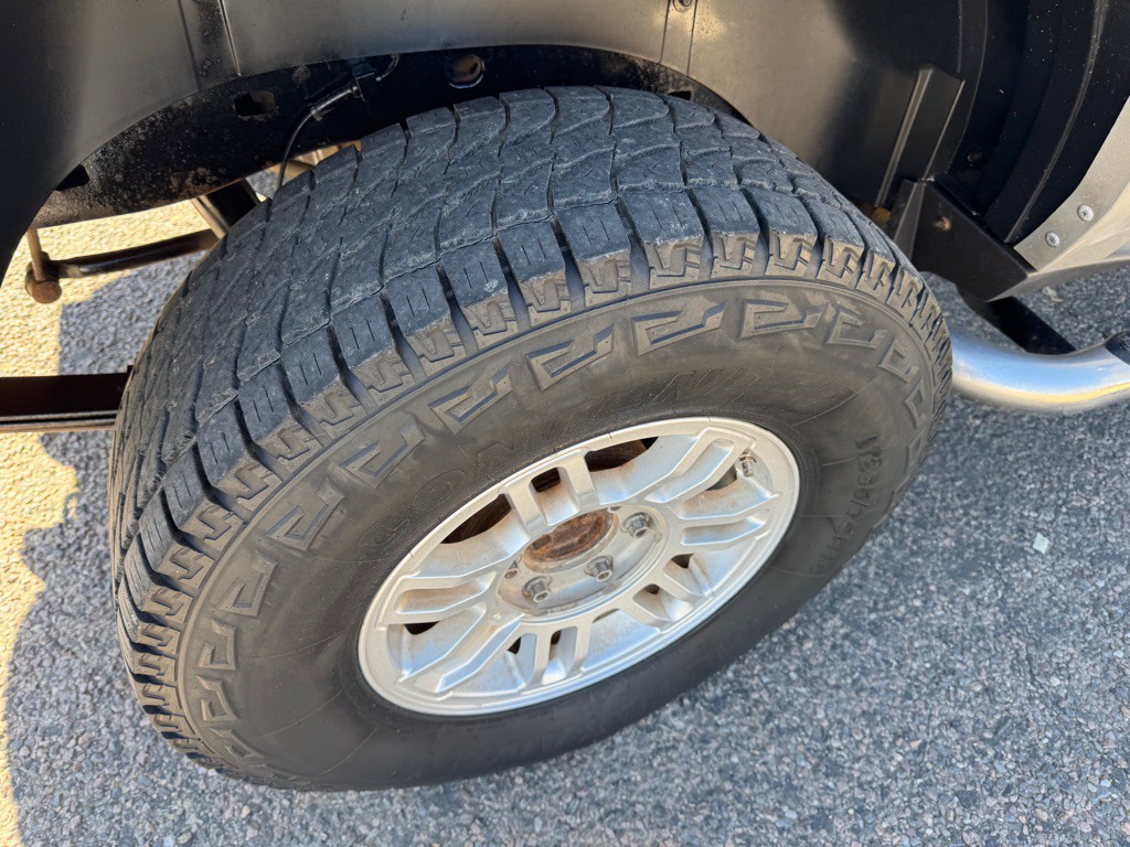 2008 HUMMER H3 Image 10