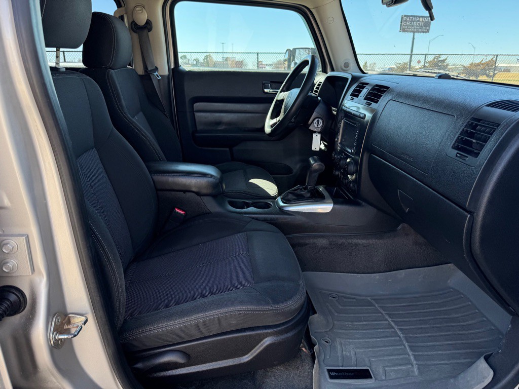 2008 HUMMER H3 Image 11