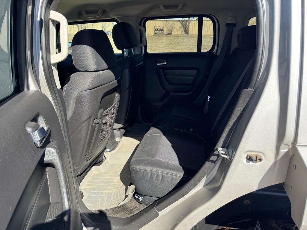 2008 HUMMER H3 Image 12