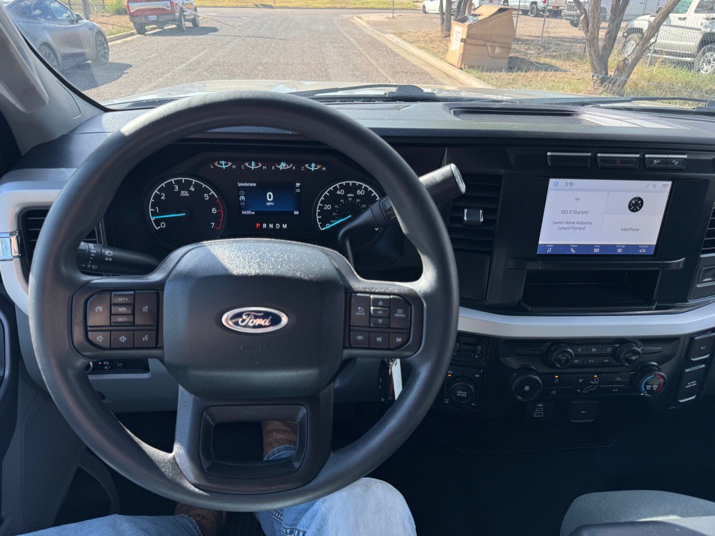 2023 Ford F-250 Image 18