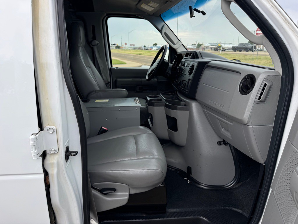 2014 Ford Econoline Image 13