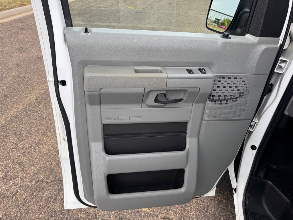 2014 Ford Econoline Image 15