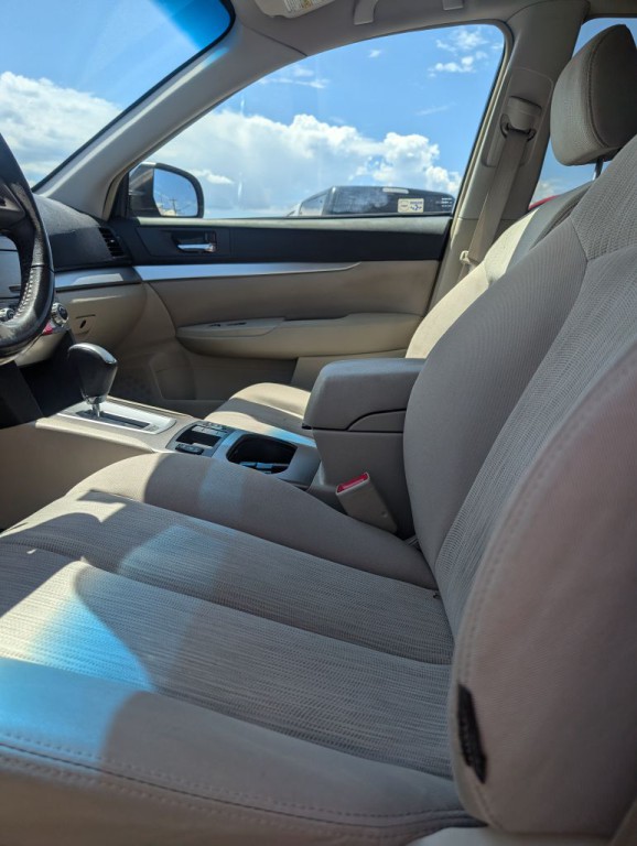 2013 Subaru Outback Image 6