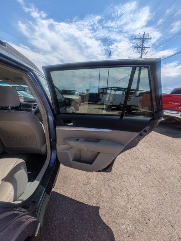 2013 Subaru Outback Image 9