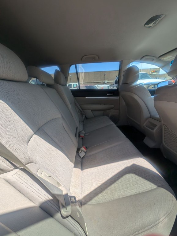 2013 Subaru Outback Image 10