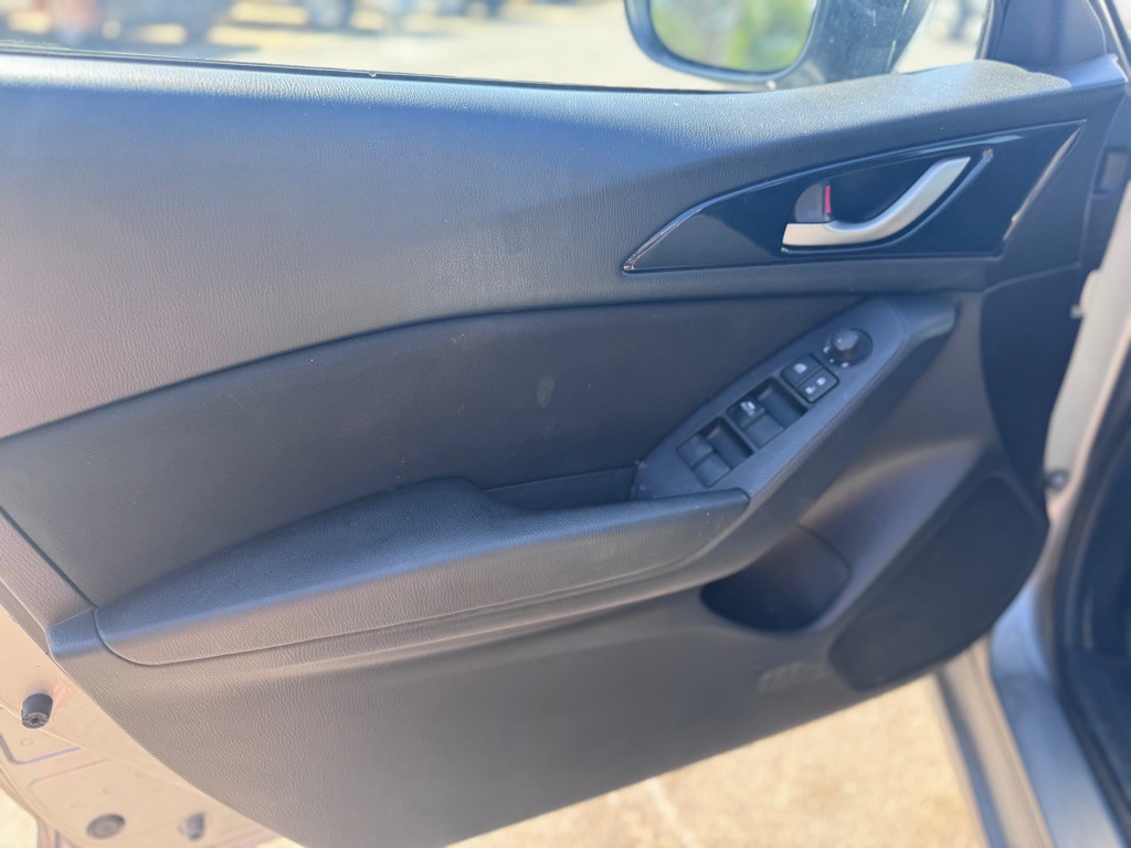 2015 Mazda Mazda3 Image 9