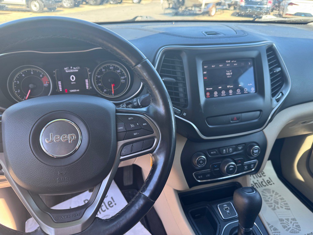 2019 Jeep Cherokee Image 13