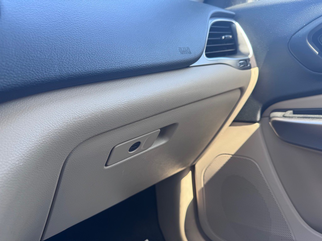 2019 Jeep Cherokee Image 14