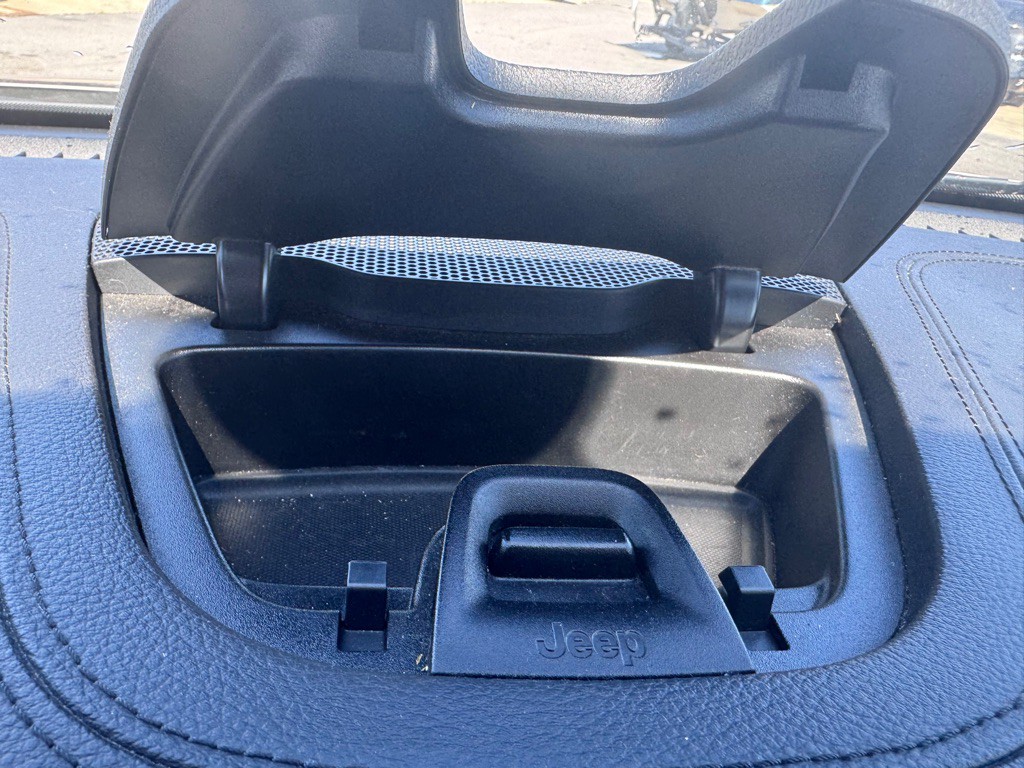 2019 Jeep Cherokee Image 16