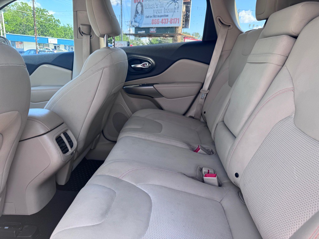 2019 Jeep Cherokee Image 25