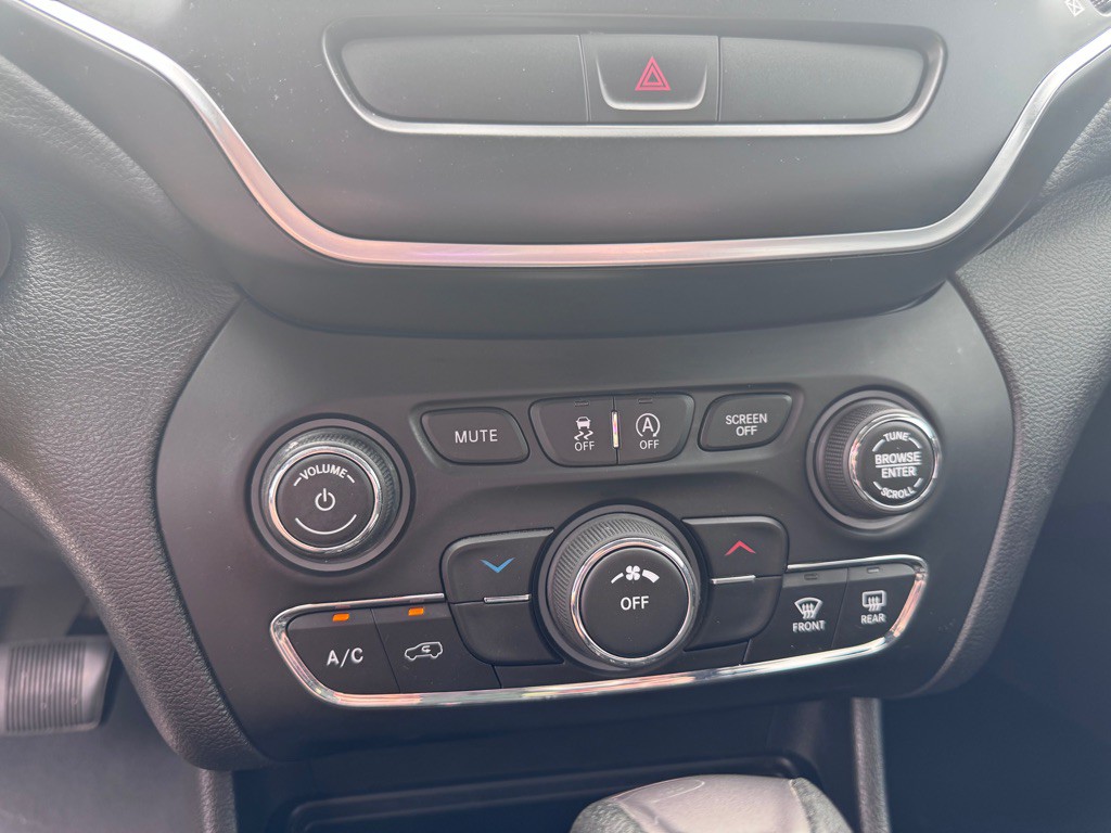 2019 Jeep Cherokee Image 17