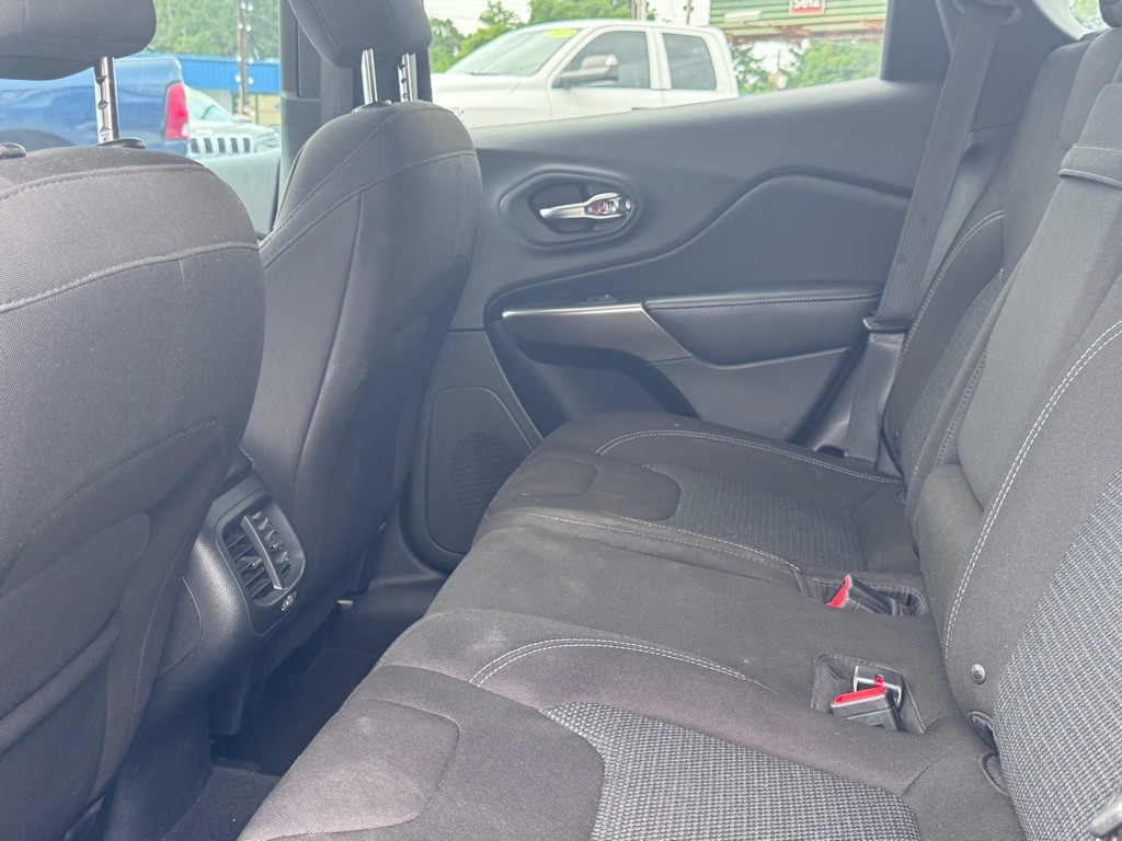 2019 Jeep Cherokee Image 24