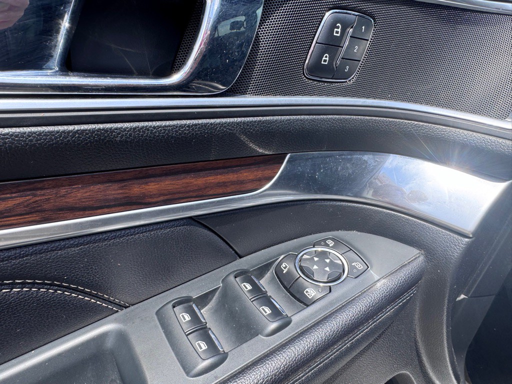 2016 Ford Explorer Image 10