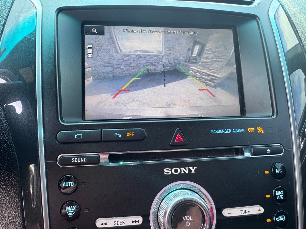 2016 Ford Explorer Image 18