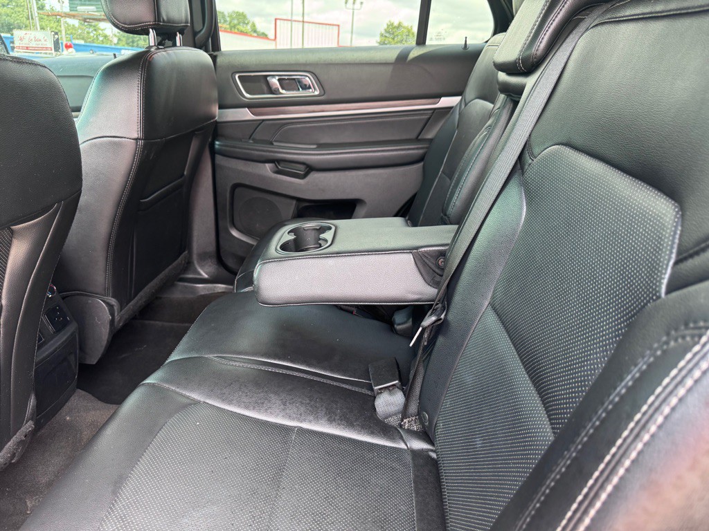2016 Ford Explorer Image 26