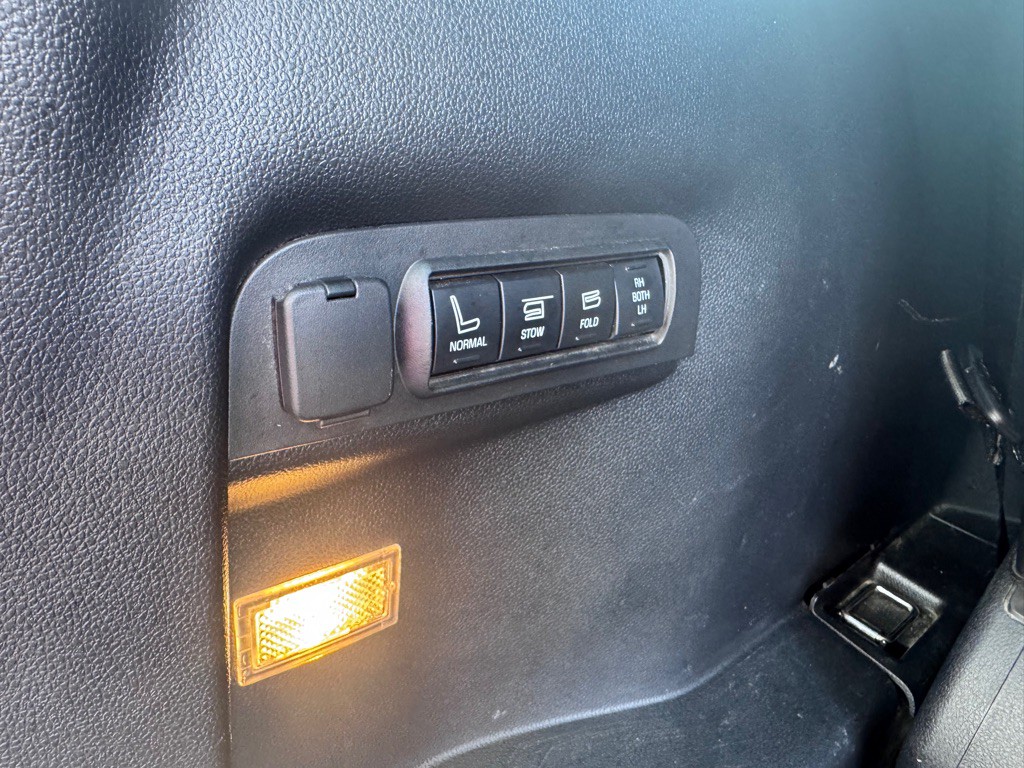 2016 Ford Explorer Image 29