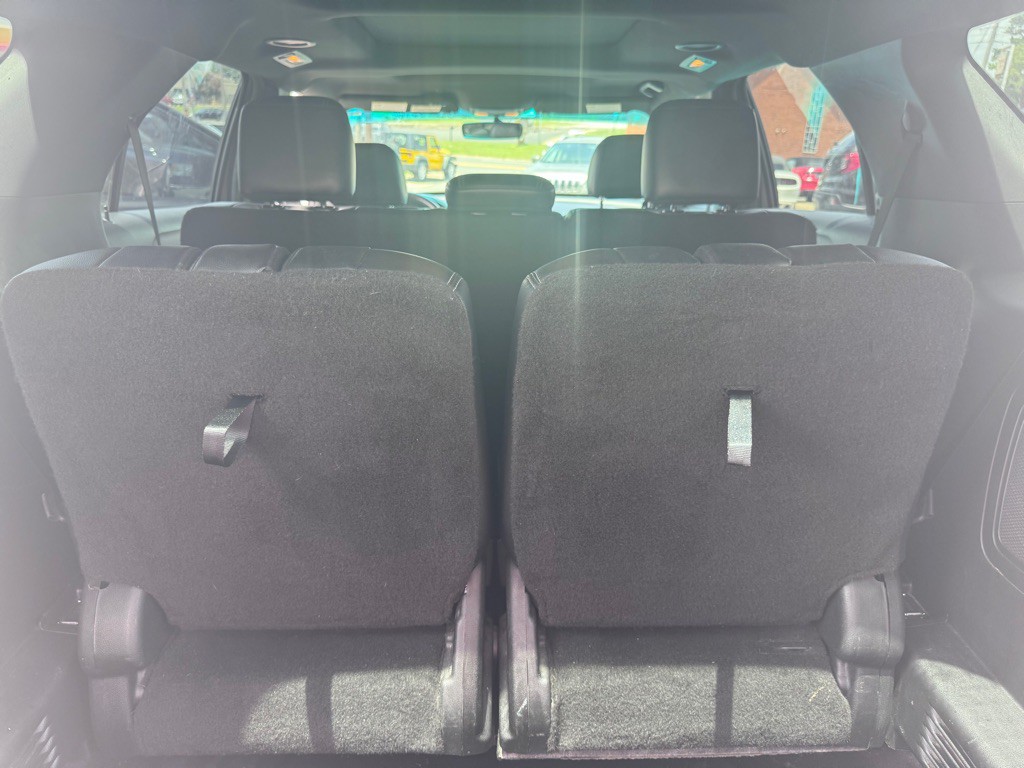 2016 Ford Explorer Image 30
