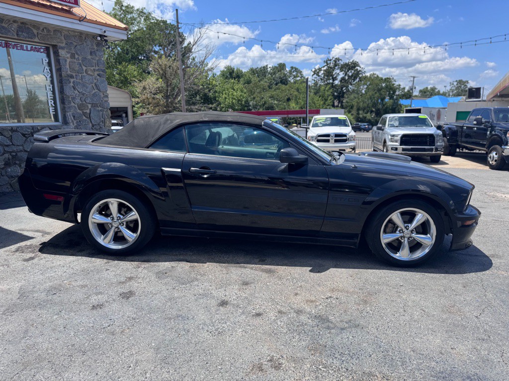 2008 Ford Mustang Image 4