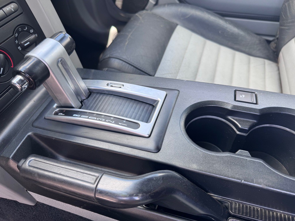 2008 Ford Mustang Image 16