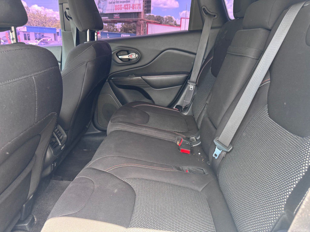 2016 Jeep Cherokee Image 27