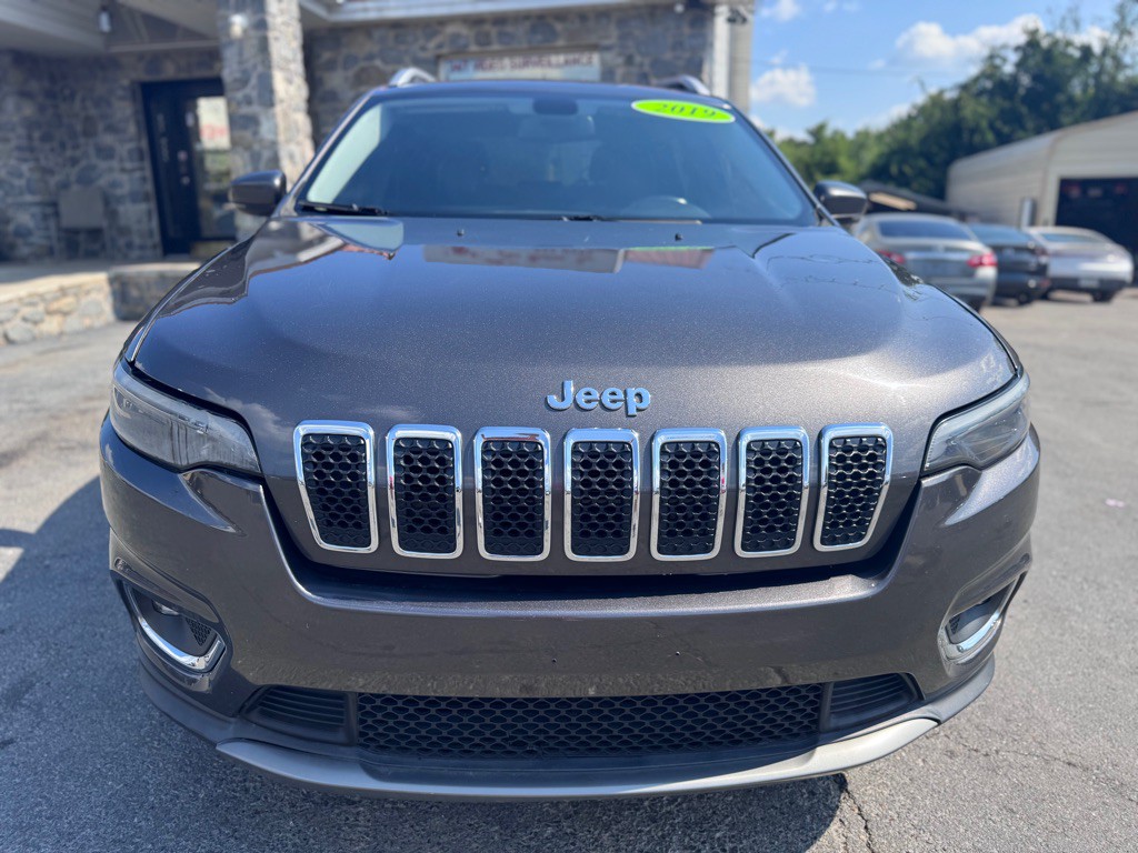 2019 Jeep Cherokee Image 2