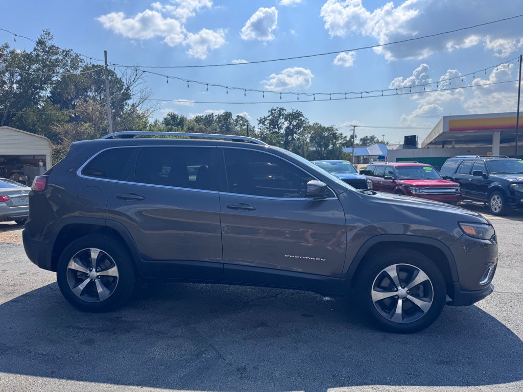 2019 Jeep Cherokee Image 4