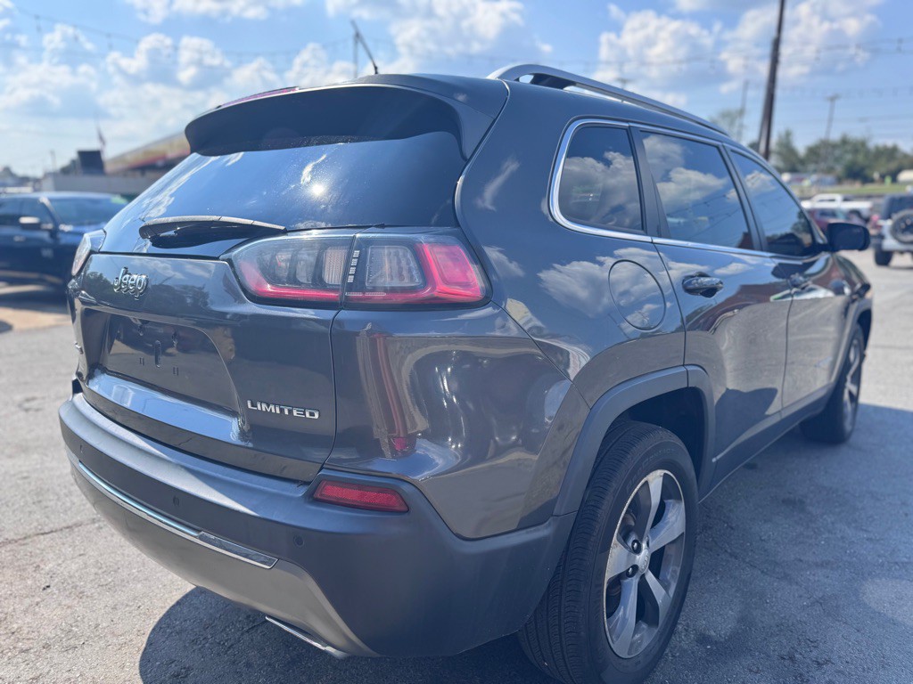2019 Jeep Cherokee Image 5