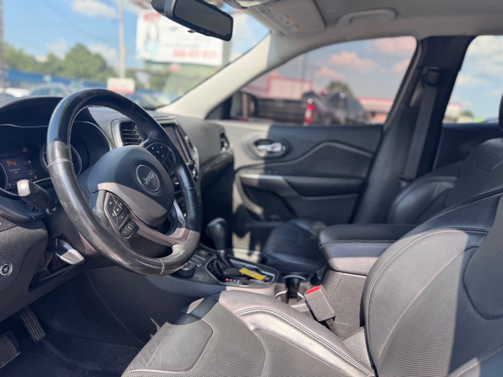 2019 Jeep Cherokee Image 11