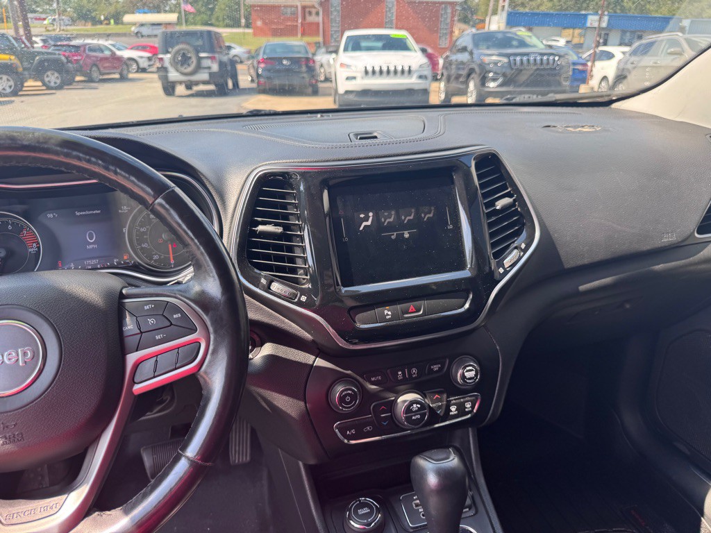 2019 Jeep Cherokee Image 13