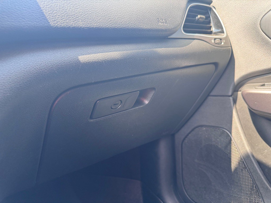 2019 Jeep Cherokee Image 14