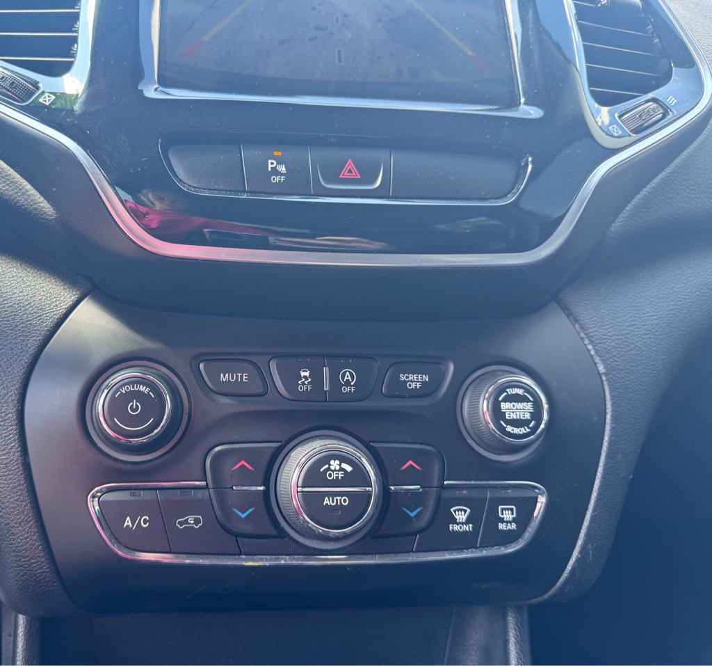 2019 Jeep Cherokee Image 18