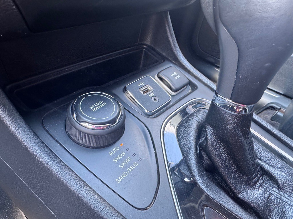 2019 Jeep Cherokee Image 19