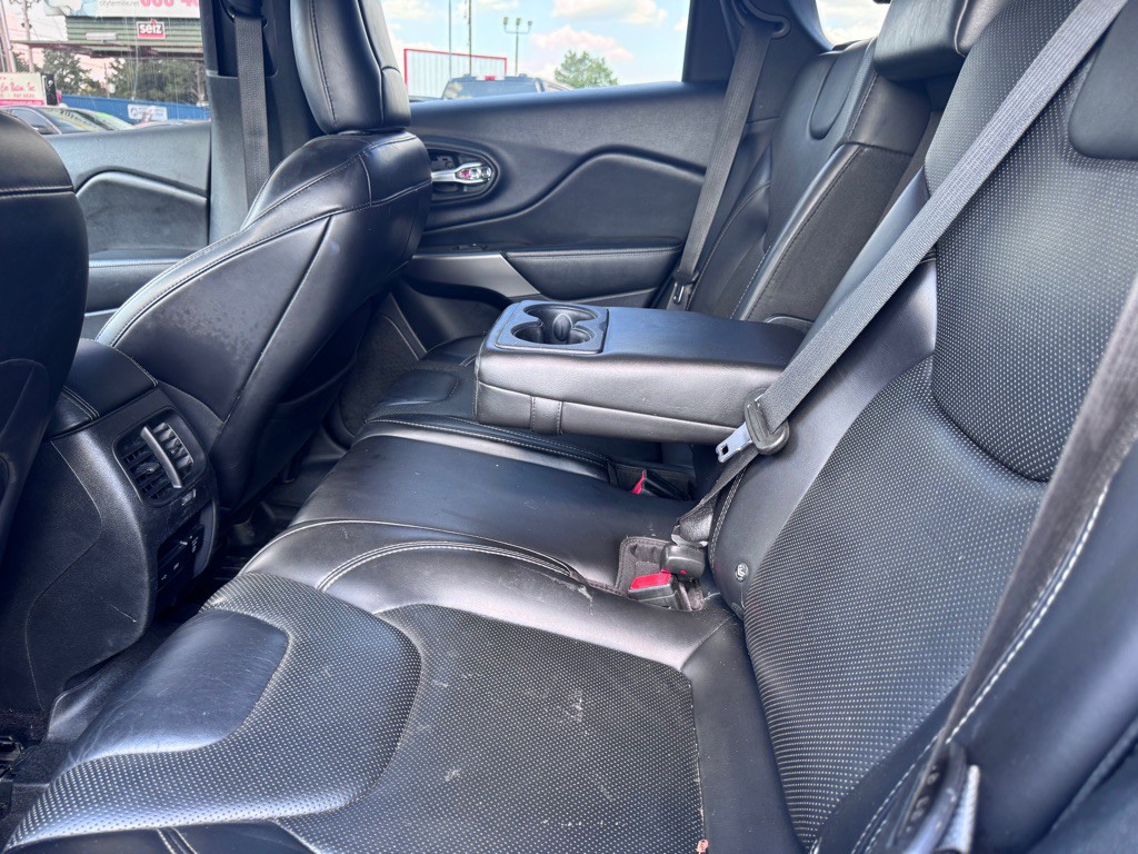 2019 Jeep Cherokee Image 27