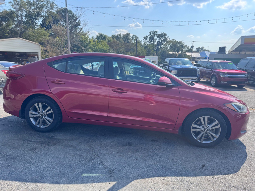 2017 Hyundai Elantra Image 4
