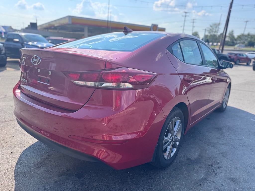 2017 Hyundai Elantra Image 5