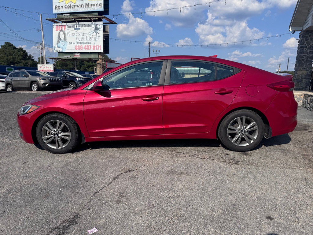 2017 Hyundai Elantra Image 8