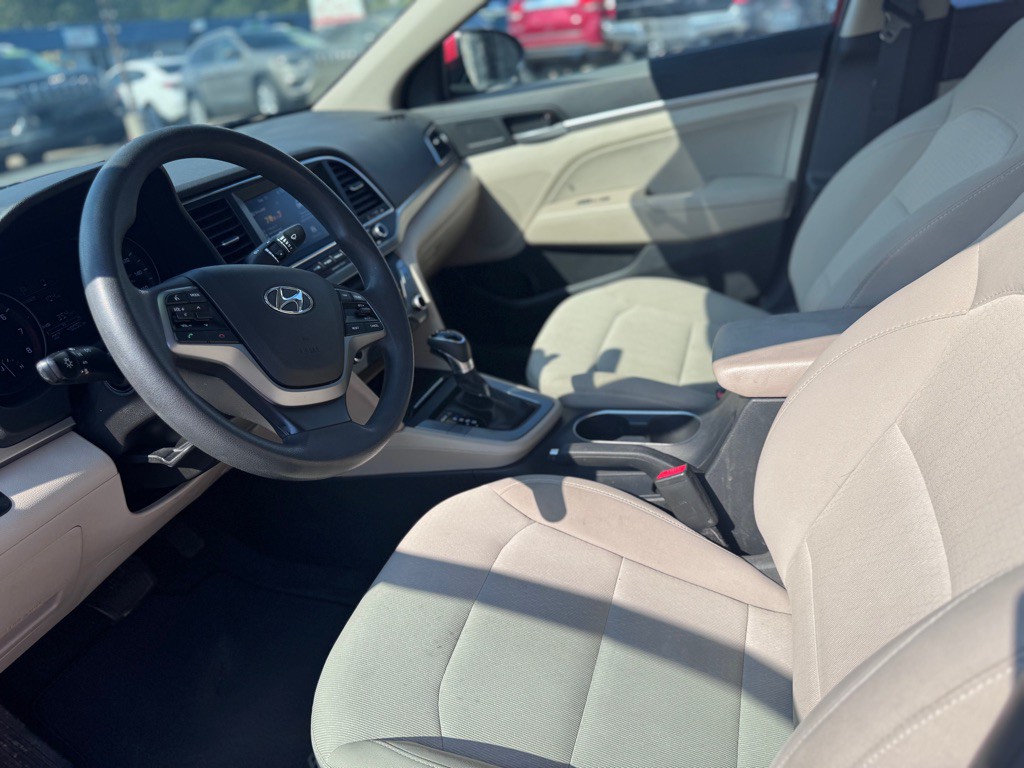 2017 Hyundai Elantra Image 10