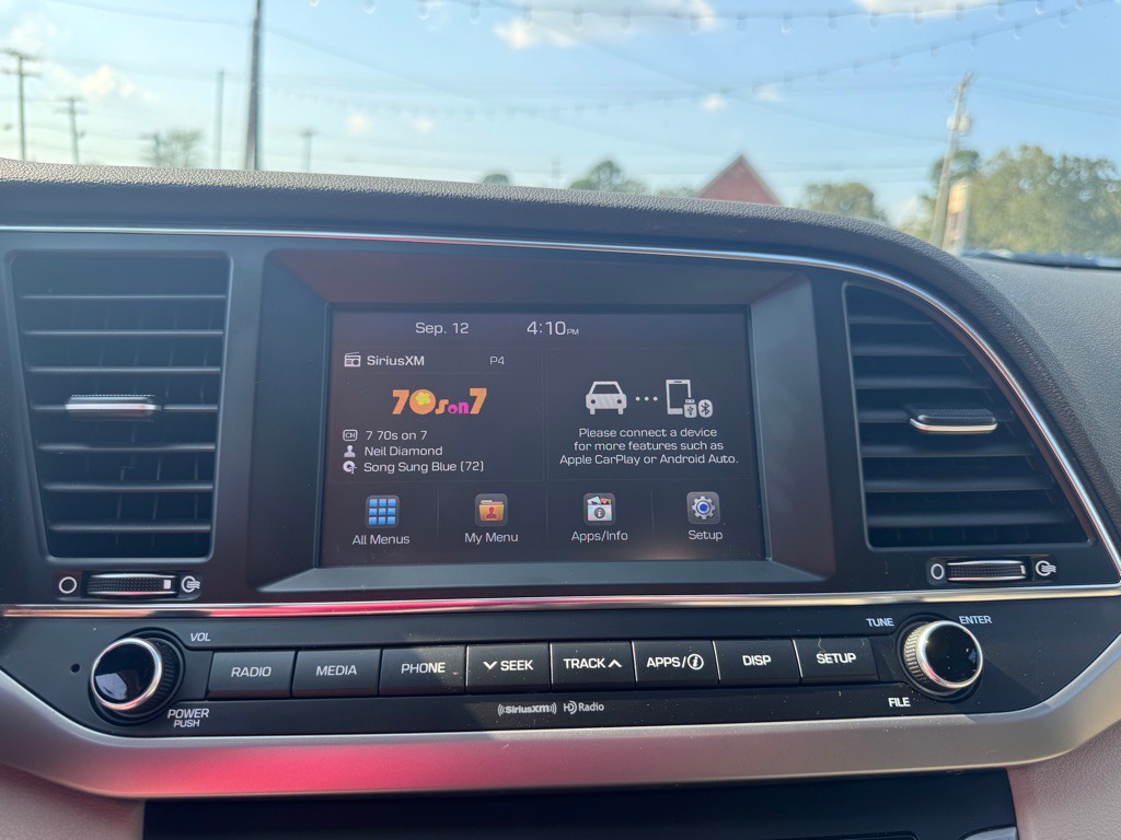 2017 Hyundai Elantra Image 15