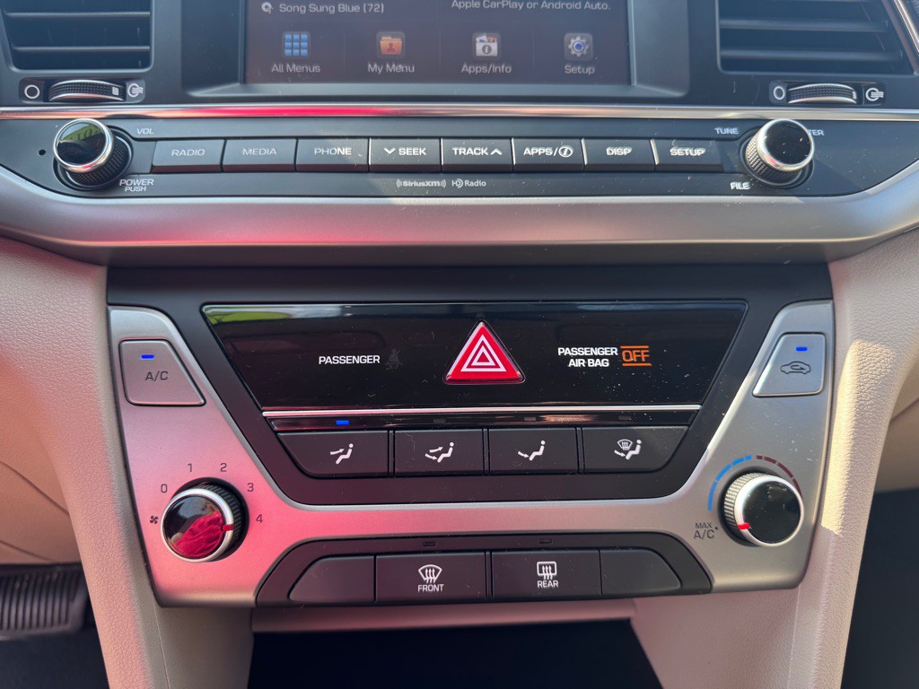 2017 Hyundai Elantra Image 16