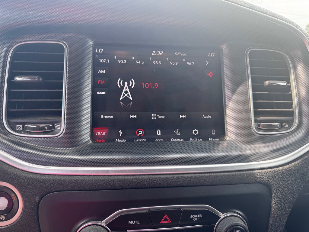 2018 Dodge Charger Image 15