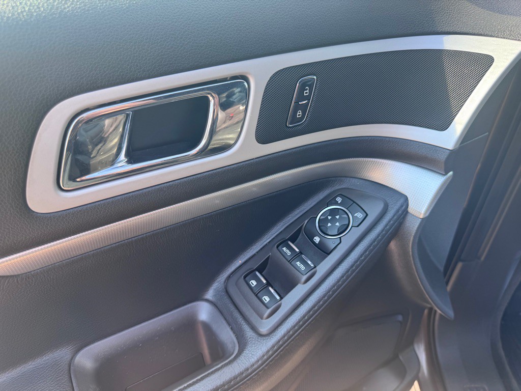 2015 Ford Explorer Image 10