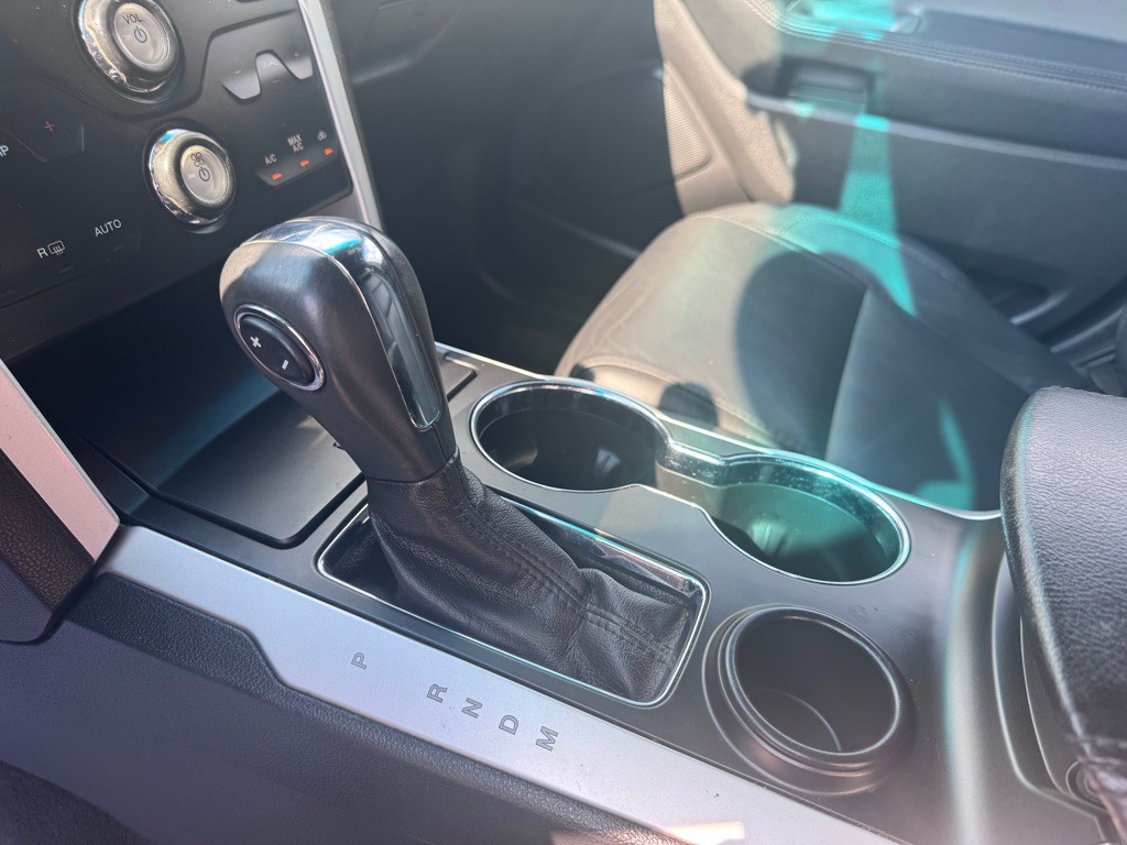 2015 Ford Explorer Image 18