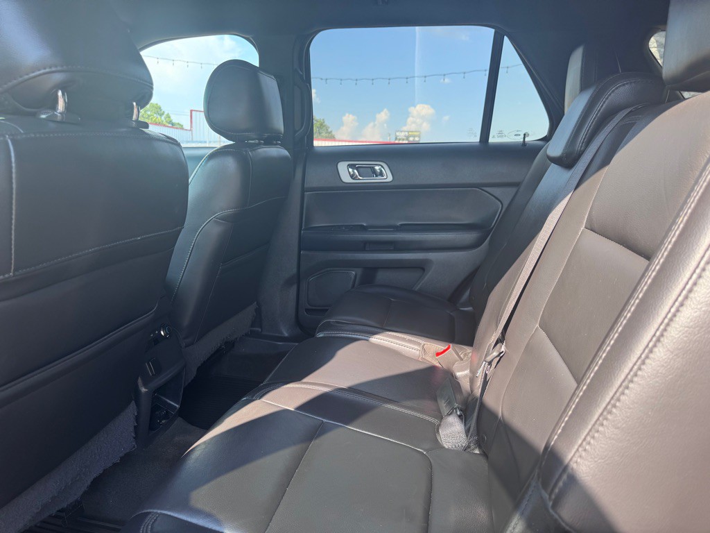 2015 Ford Explorer Image 23