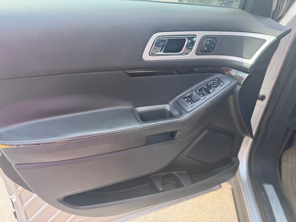 2013 Ford Explorer Image 9