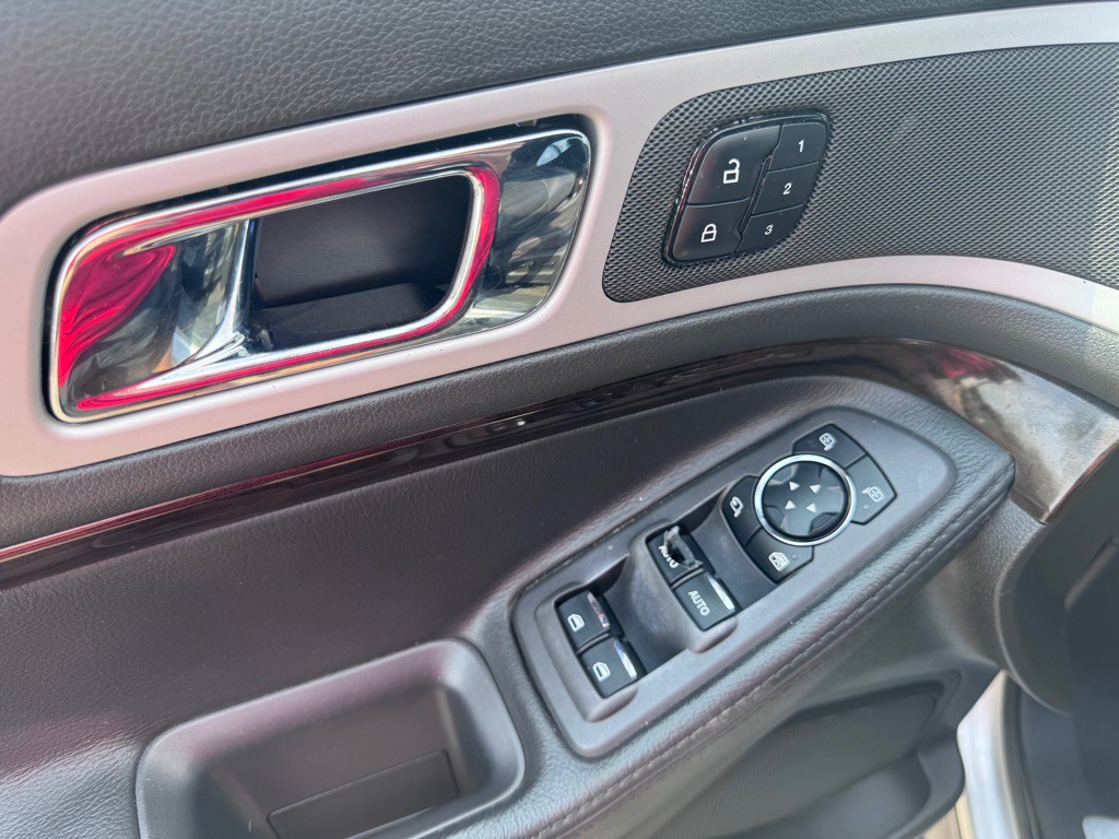 2013 Ford Explorer Image 11
